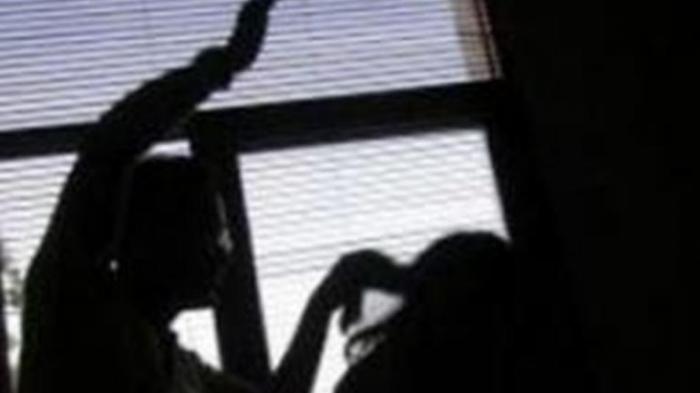 Uang Tak Kenal Saudara, Gara-gara Utang Seorang Wanita di Depok Dikeroyok Adik Sepupunya