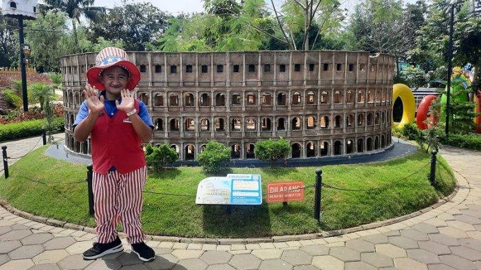 Lokasi wisata Mini Mania yang berlokasi di Jalan Raya Cibogo Km. 72, Cipayung Datar, Kecamatan Megamendung, Puncak Bogor. 