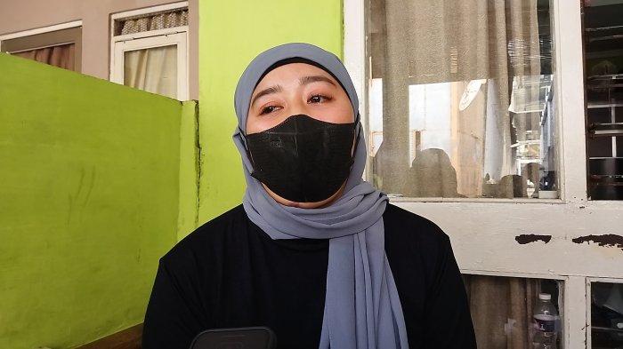 Nila Islamia menjadi korban penganiayaan berat yang dilakukan suaminya, Rizky Novyandi Achmad di kediaman mereka, Kluster Pondok Jatijajar, Tapos, Kota Depok, Jawa Barat. 