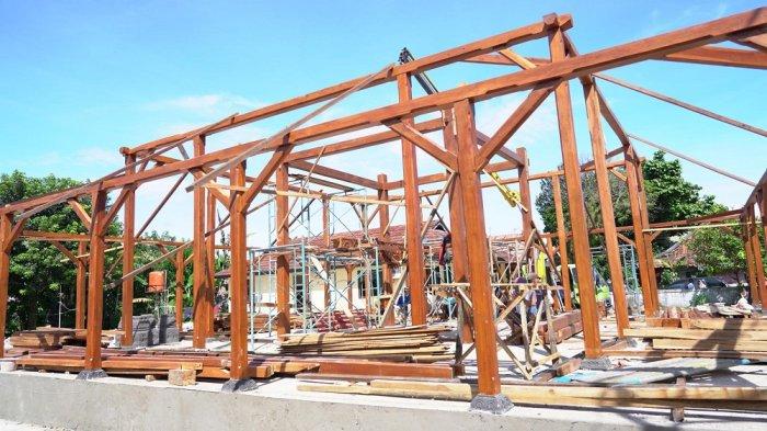 PENDOPO JASINGA - Pemerintah Kabupaten Bogor membangun kembali replika Pendopo Kawedanaan di Jasinga pada Rabu (23/4/2025).