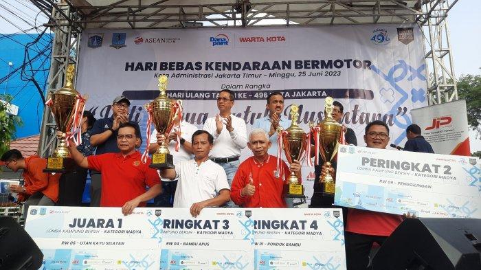 Pj Gubernur DKI Jakarta, Heru Budi Hartono hadir di acara hari bebas kendaraan bermotor (HBKB), Utan Kayu, Jakarta Timur pada Minggu (25/6/2023).