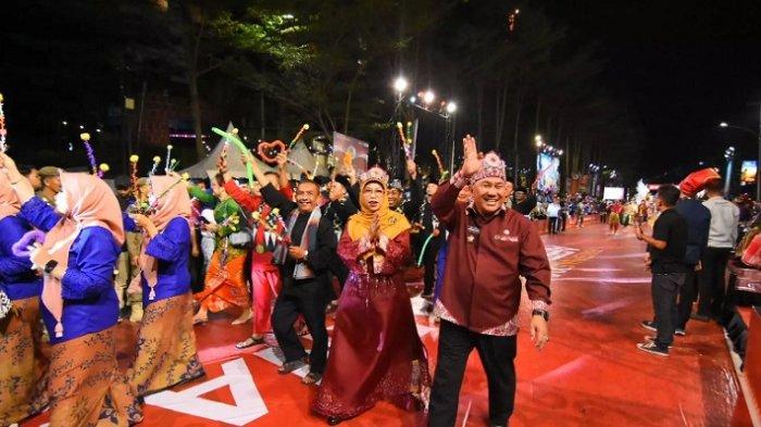 Pemkot Depok Tampilkan Budaya Khasnya dari Baju Pangsi Hingga Batik