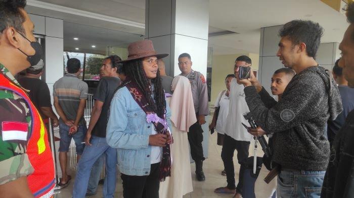 Bozhan Kaboax Tiba di Maumere, Siap Meriahkan Lomba Tari Maumere