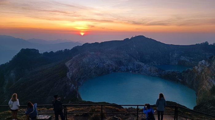 DANAU KELIMUTU - Danau Kelimutu di Kabupaten Ende, Pulau Flores, Provinsi Nusa Tenggara Timur.
