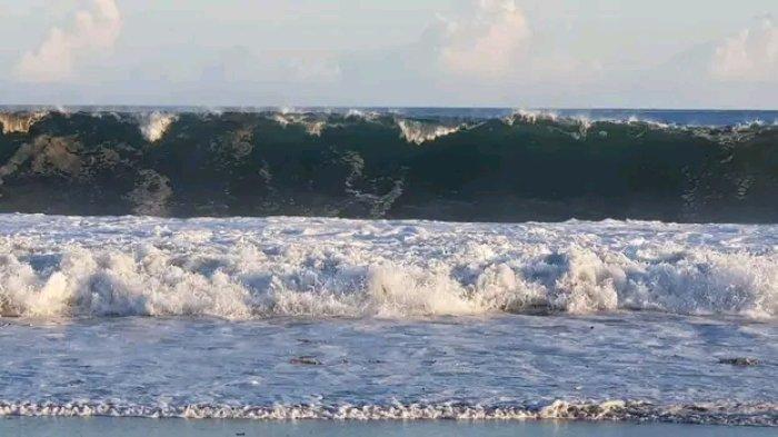 gelombang laut tinggi di Samudra Hindia