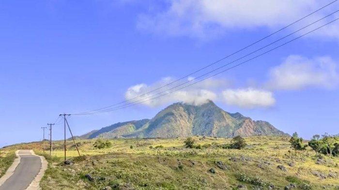 DESTINASI WISATA- Pesona Gunung Lakaan dan sabana Fulan Fehan di Kabupaten Belu, Nusa Tenggara Timur (NTT).