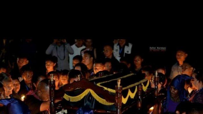 Perayaan Logu Seinhor pada hari Jumat Agung di Kampung Sikka, Keuskupan Maumere sebelum pandemi Covid-19 melanda dunia.
