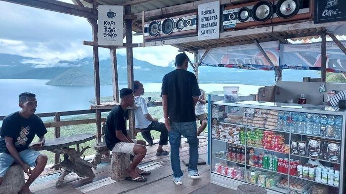 Lapak UMKM milik Maria Goreti Tukan di Tanjung Eputobi, Flores Timur, NTT.