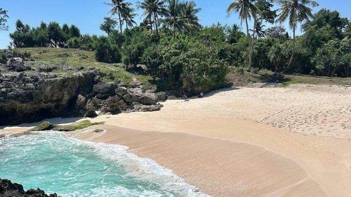 Pantai Mandorak, Sumba Barat Daya, Pulau Sumba, Nusa Tenggara Timur (NTT). 