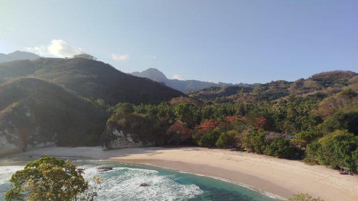 PANTAI- Pantai Koka, Maumere, Kabupaten Sikka.