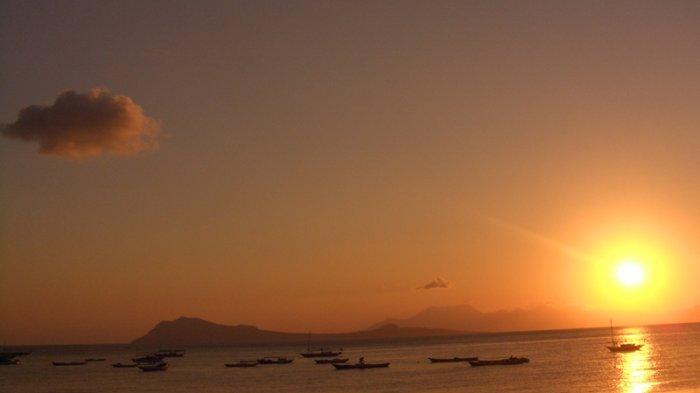 PANTAI- Pesona sunset di Pantai Ria, Kabupaten Ende, Flores, NTT.