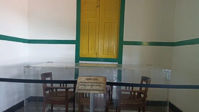 RUMAH BUNG KARNO- Ruang tamu Rumah Pengasingan Bung Karno di Ende, (26/12/2023)