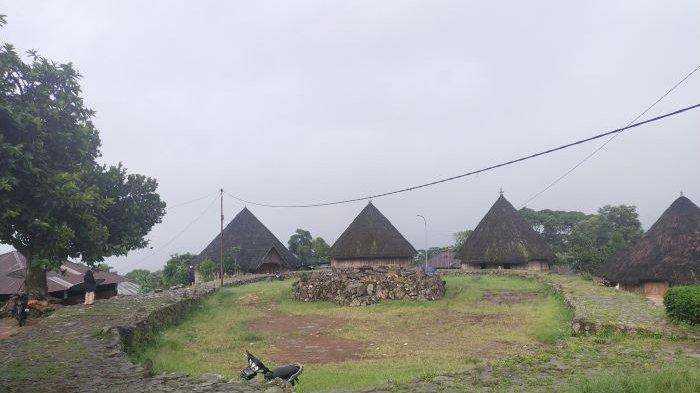 DESTINASI- Kampung tardisional Ruteng Pu'u di