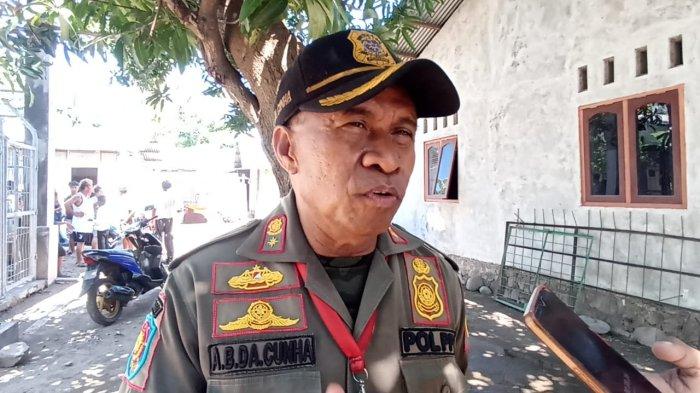 KETERANGAN- Kasat Pol PP dan Damkar Sikka, Adeodatus Buang Da Cunha.