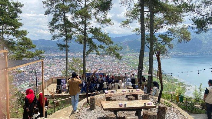 Bur Telege berlokasi di Hakim Bale Bujang, Lut Tawar, Kabupaten Aceh Tengah, Aceh.