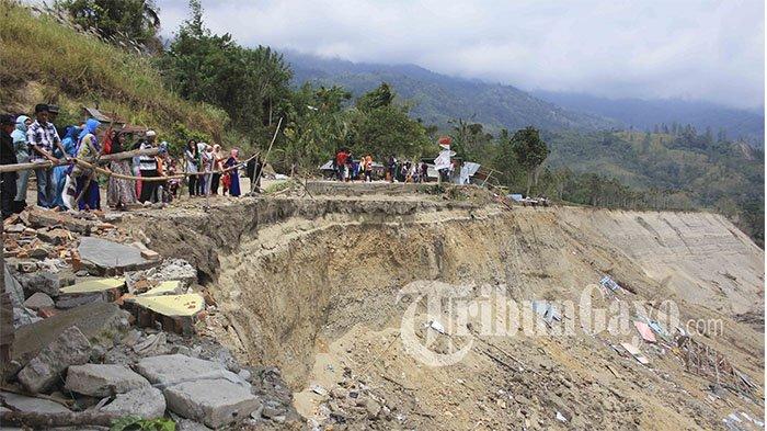Dampak gempa yang terjadi di Ketol, Aceh Tengah pada 2 Juli 2013. Dok Andika Bakti