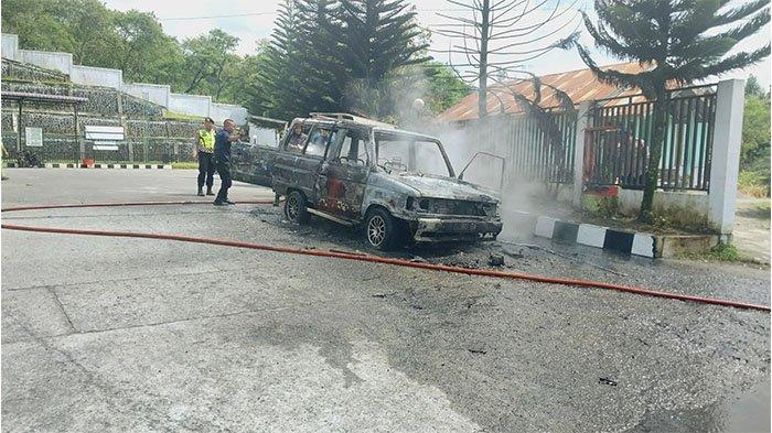 Mobil terbakar saat mengisi bensin di SPBU Bener Meriah.