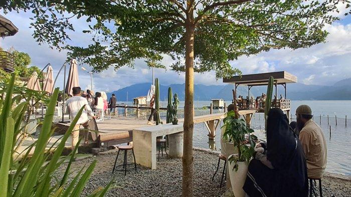 Objek wisata Mendale ramai pengunjung.