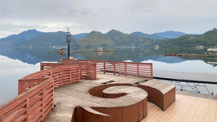 Tambatan Perahu Lot Kala terletak di Desa Lot Kala, Kecamatan Kebayakan, Kabupaten Aceh Tengah.
