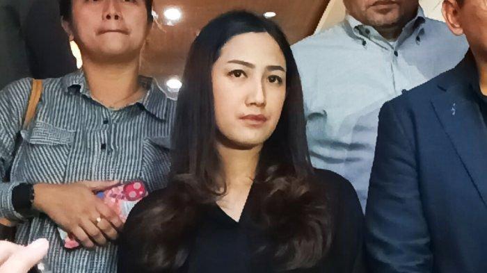Tamara Tyasmara ibunda Dante saat memberikan keterangan kepada awak media atas meninggalnya sang anak.