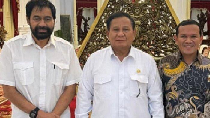Gubernur dan Wagub Aceh terpilih, Muzakir Manaf (Mualem) dan Fadlullah (Dek Fadh) foto bersama dengan Presiden Prabowo Subianto di Istana Negara Jakarta, Senin (9/12/2024).