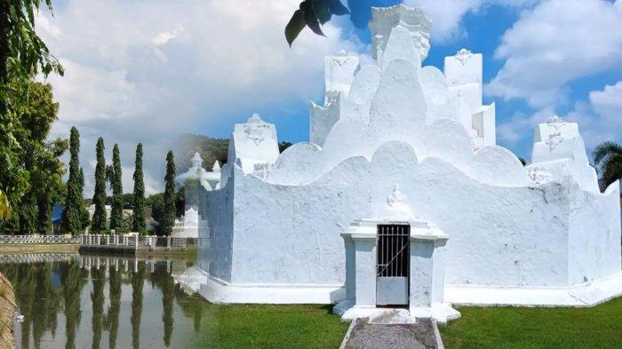 wisata Banda Aceh Taman Sari Gunongan dan Pinto Khop