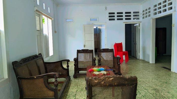 Potret ruang tamu rumah Nani Wartabone, Senin (22/1/2024)