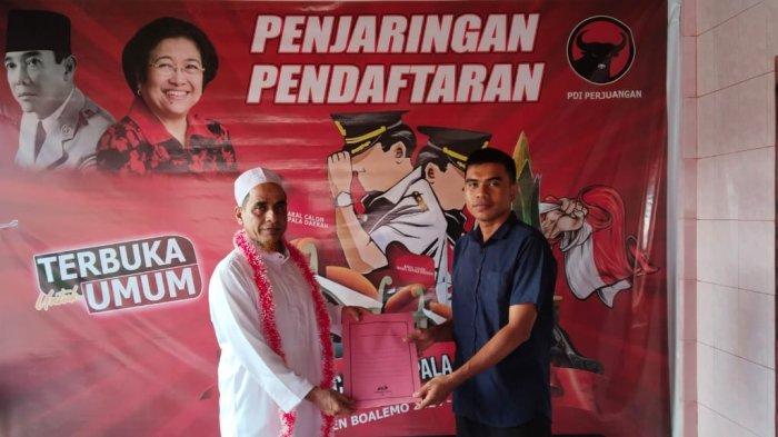 Abdul Gawi Djafar Mendaftarkan diri di DPC PDIP pada Senin (20/5/2024)