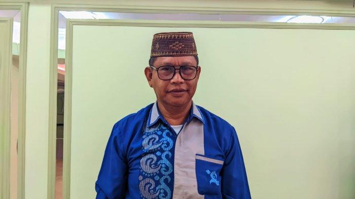 PERSIAPAN RAMADAN: Foto Ketua Takmir Masjid Sabilurrasyad Universitas Negeri Gorontalo, Abdul Haris Panai saat ditemui TribunGorontalo.com, Jumat (28/2/2025). Saat ini pengurus masjid giat mengatur persiapan ramadan.