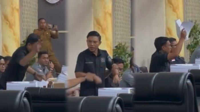 Anton Abdullah marah-marah di forum DPRD Kabupaten Gorontalo