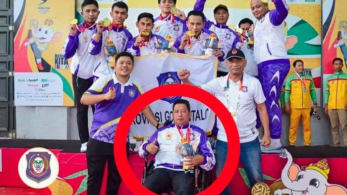 Herson Taha saat duduk di kursi roda mendampingi atlet Sepak Takraw Gorontalo di PON 2024 Aceh.