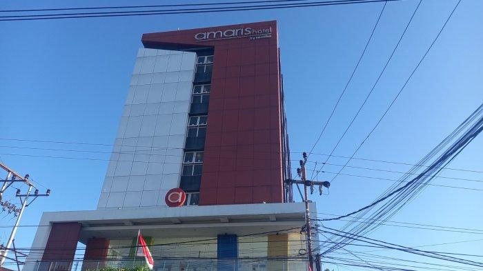 Hotel Amaris Gorontalo, terletak di Jl Sultan Botutihe, Kelurahan Heledulaa Selatan, Kecamatan Kota Timur, Kota Gorontalo.