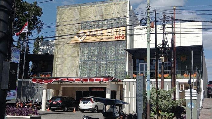 Hotel Sumber Ria terletak di Jl Budi Utomo, Kelurahan Limba U1, kecamatan Kota Selatan, Kota Gorontalo.