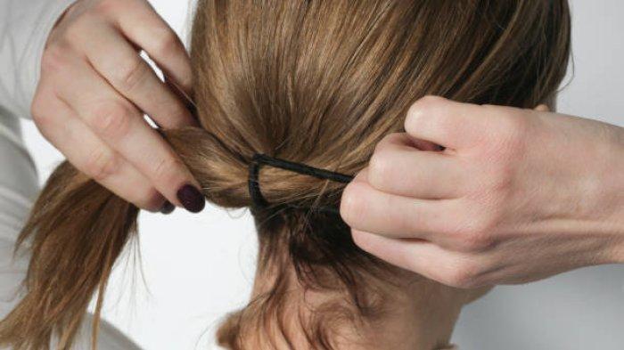 Ilustrasi mengikat rambut