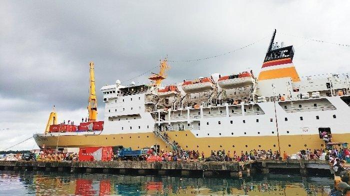 Untuk bulan Desember ini ada satu keberangkatan kapal Ambon - Nabire dengan KM Labobar, harga tiket kapal Ambon - Nabire Rp 498.000.
