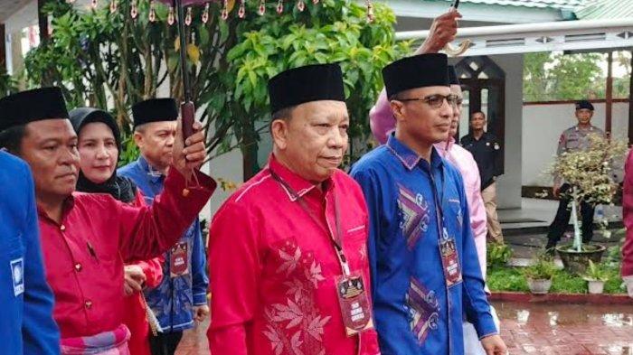 Kedatangan Hamzah Isa dan Abdurrahman Abubakar Bahmid di KPU Provinsi Gorontalo.