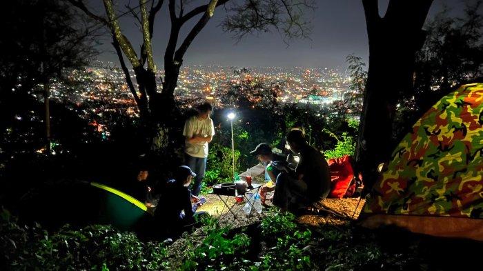 Keindahan Puncak Dumbo Raya, Kota Gorontalo di malam hari, Sabtu malam (10/8/2024).
