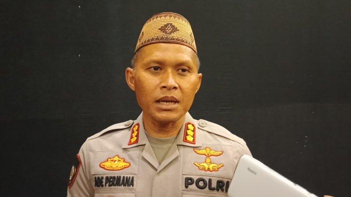 MUDIK LEBARAN - Kapolresta Gorontalo Kota Kombes Pol Ade Permana saat diwawancarai TribunGorontalo.com. Kini warga bisa mudik dengan tenang karena kendaraan bisa dititipkan ke kantor polisi terdekat.