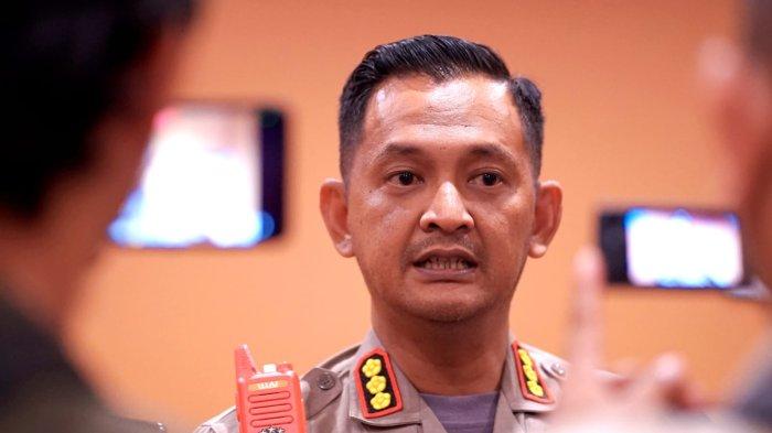 Kabid Humas Polda Gorontalo, Kombes Pol Desmont Harjendro 