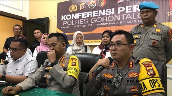 Konferensi pers Polres Gorontalo soal viral video syukur oknum guru dan siswa, Rabu (25/9/2024).