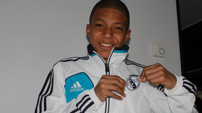 Kylian Mbappe mengumumkan kepindahannya ke Real Madrid untuk pertama kalinya.