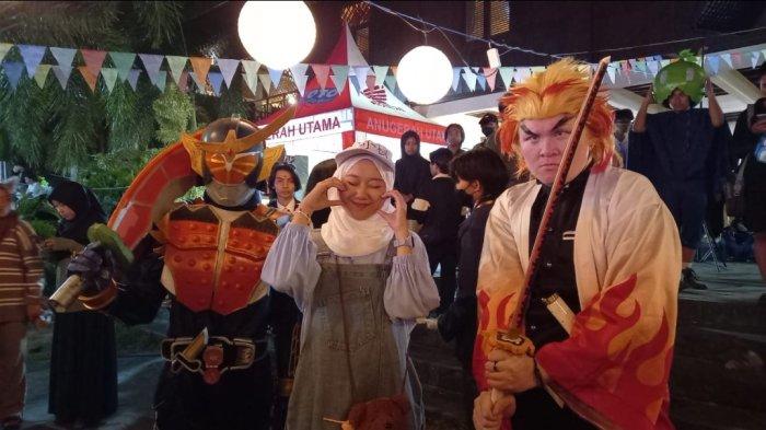 Meissy Mokoginta berfoto dengan Cosplayer di Festival Hulonthalo Masturi 2023.