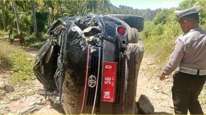 Mobil dinas ditumpang Camat Marisa mengalami kecelakaan.