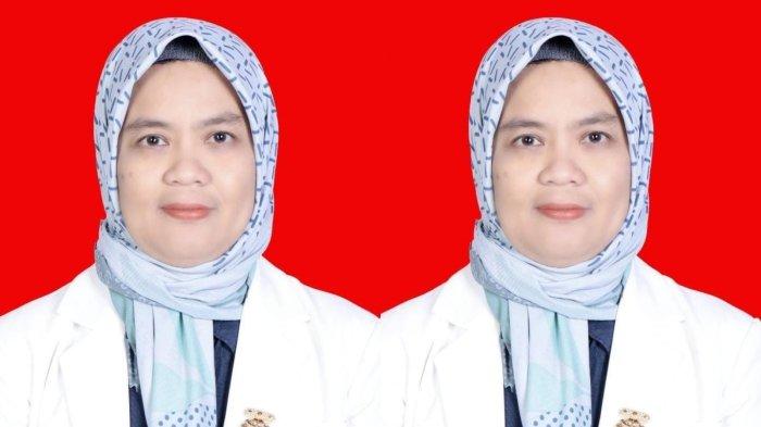 PROFESI APOTEKER - Sosok Dr. Apt. Nur Rasdianah S.Si.,M.Si, Kepala Program Studi Profesi Apoteker Universitas Negeri Gorontalo. Pendaftaran Prodi Profesi Apoteker angkatan pertama segera dibuka.