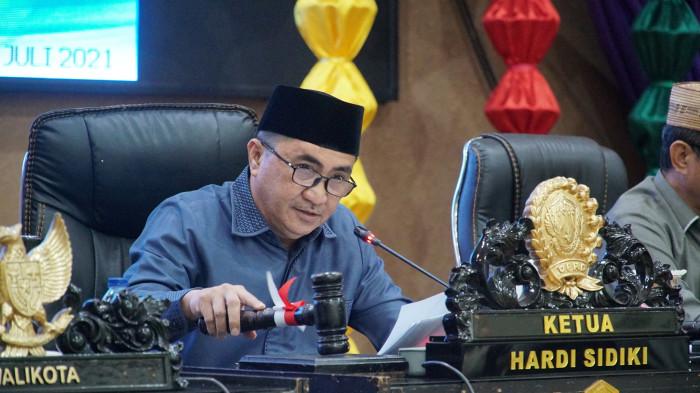 HARDI SIDIKI MENINGGAL -- Potret Hardi Sidiki saat masih memimpin DPRD Kota Gorontalo. Hardi Sidiki meninggal dunia di RSPAD Jakarta Jumat pagi ini (18/7/2025).