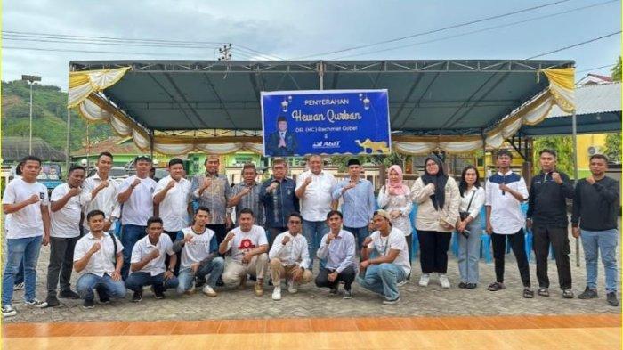 PT AGIT (Anggrek Gorontalo Internasional Terminal) menyalurkan kurban kepada masyarakat