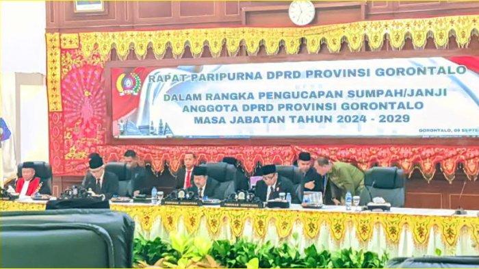 Paris Jusuf memberikan sambutan dalam rapat paripurna DPRD Provinsi Gorontalo pada Senin (9/9/2024).
