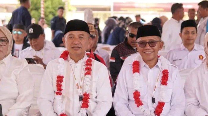 Pasangan Saipul Mbuinga dan Iwan Adam saat daftar Pilkada Pohuwato di KPU, Selasa (27/8/2024).