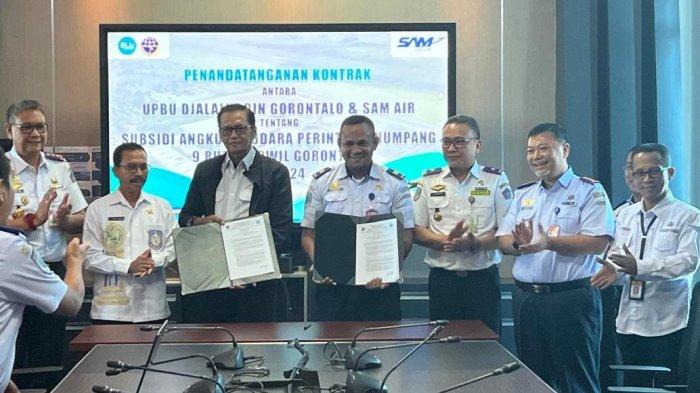 Penandatanganan kerja sama Pemda Pohuwato dengan PT. Semuwa Aviasi Mandiri (Sam Air).