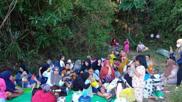 Pengungsi Pelehu, Kecamatan Bilato, Kabupaten Gorontalo Provinsi 44456